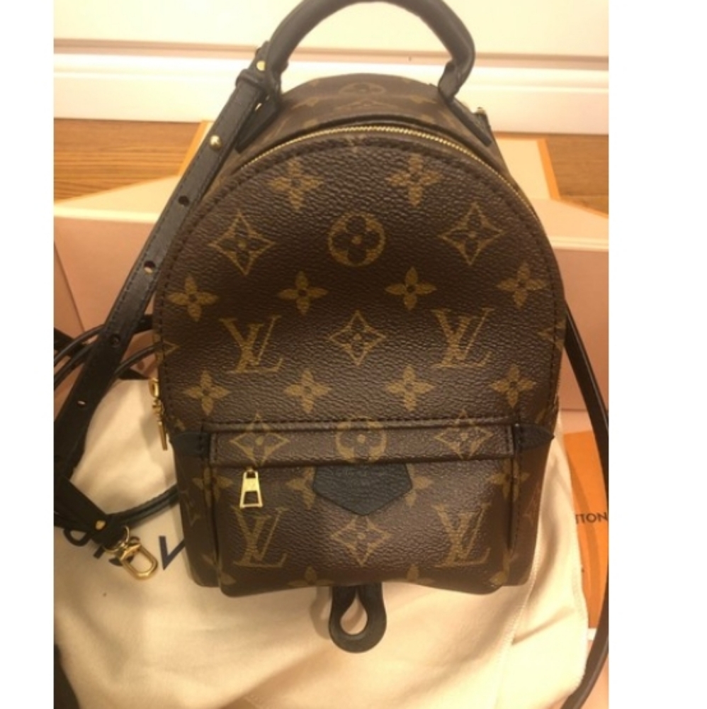 Purse - Picture 1 of 8
